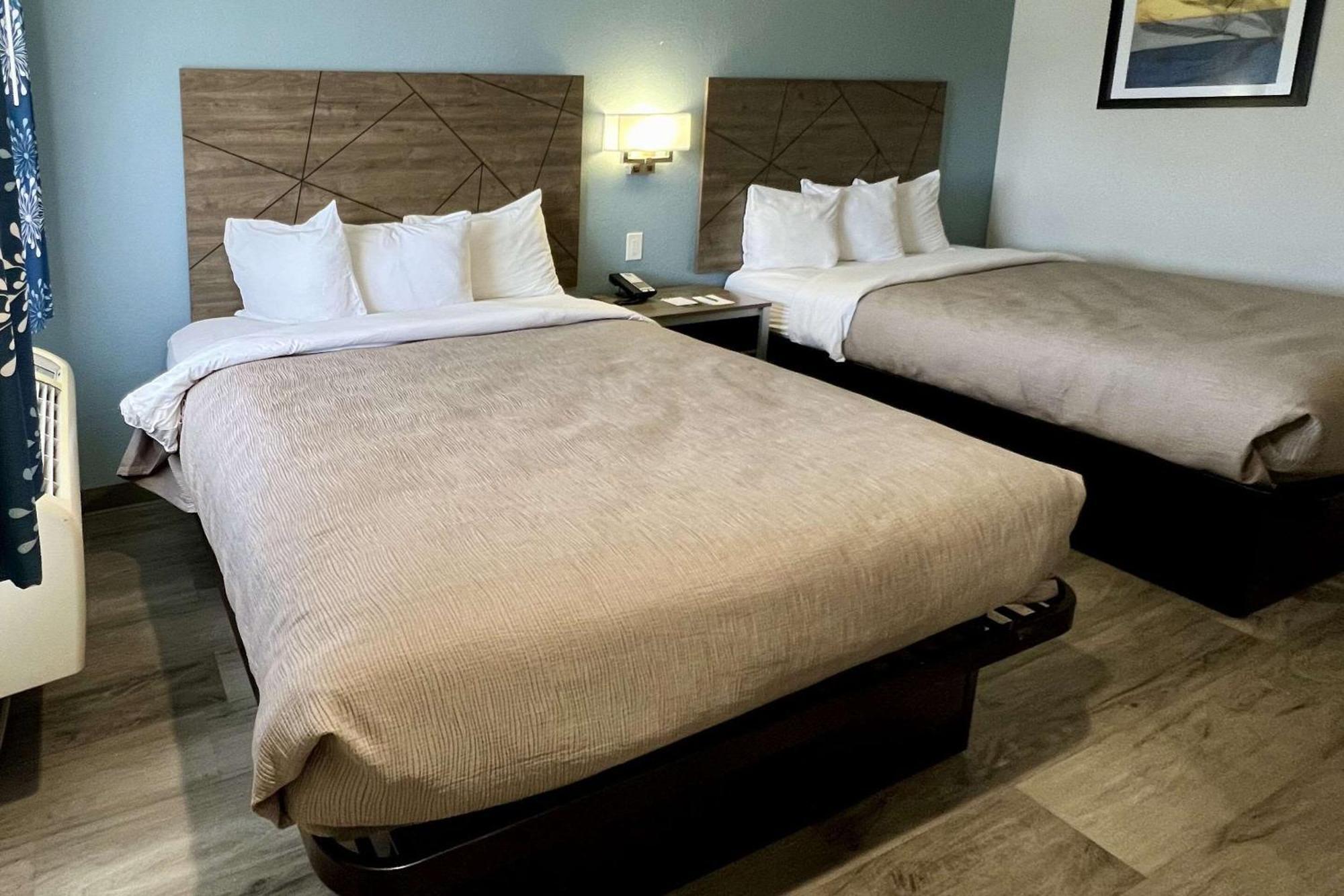 Econo Inn 2*