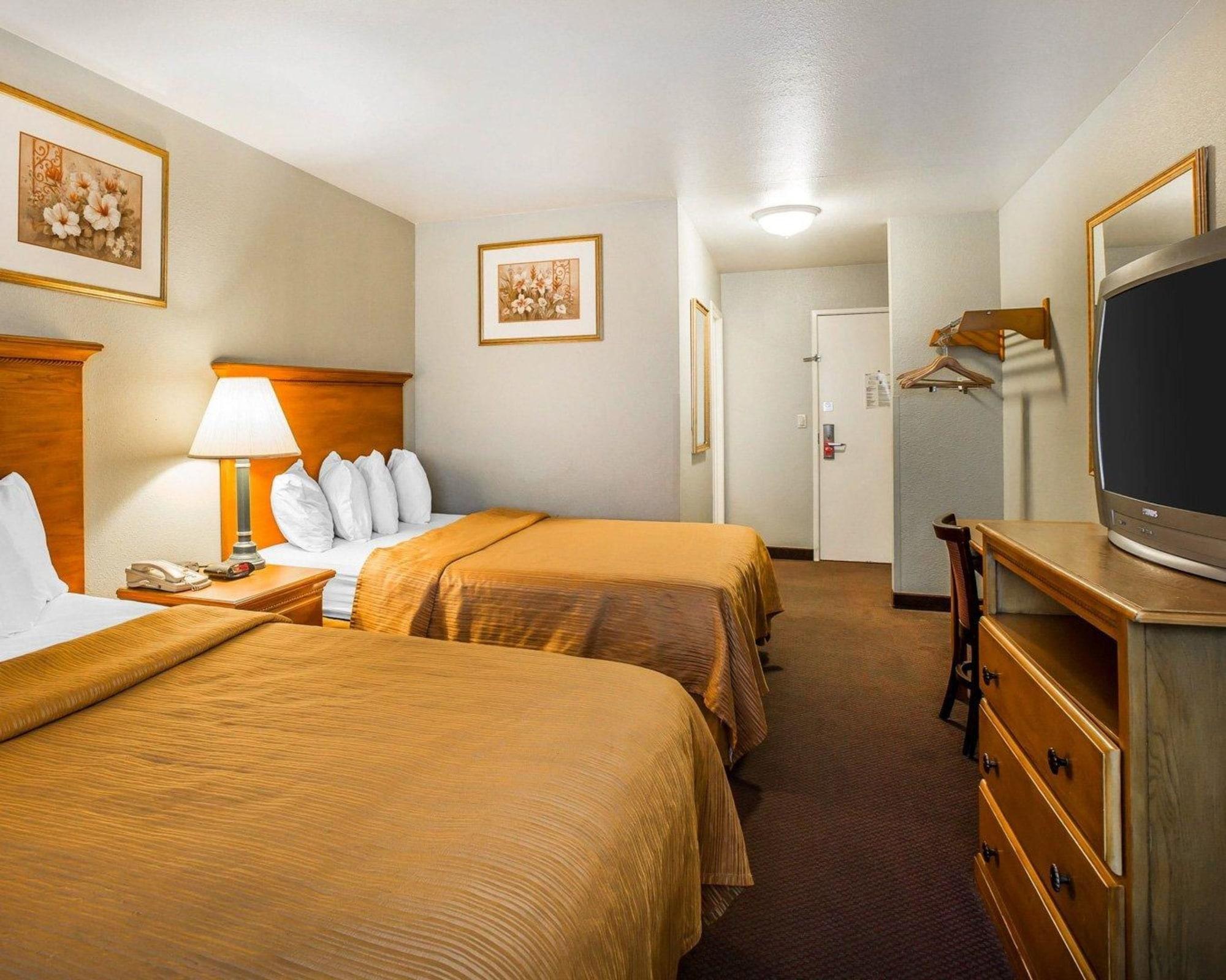 Inn Quality I-205 2*