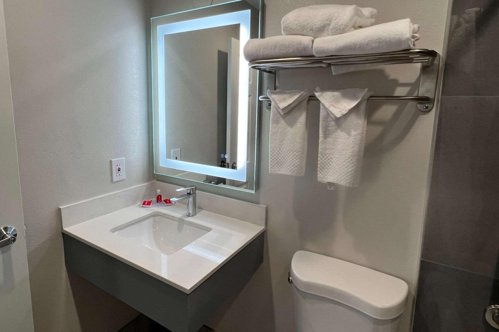 Inn Quality I-205 Tracy